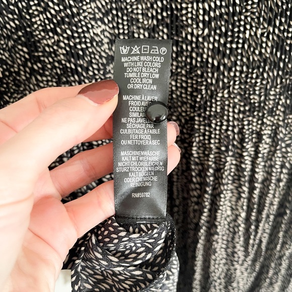 Adrianna Papell Pleated Sleeveless Tank Black Camel Leaf NWT - Picture 8 of 9